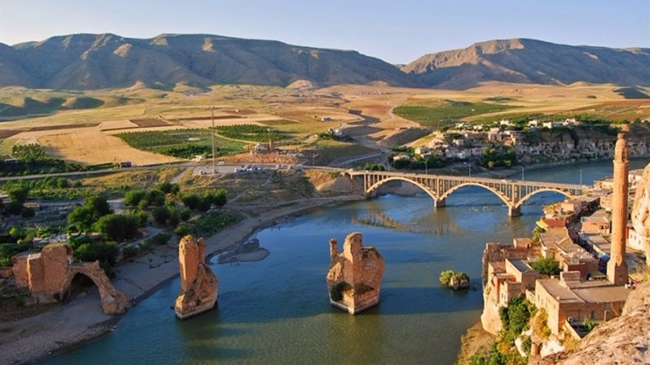 'Hasankeyf'te patlayan ciklet değil dinamit'