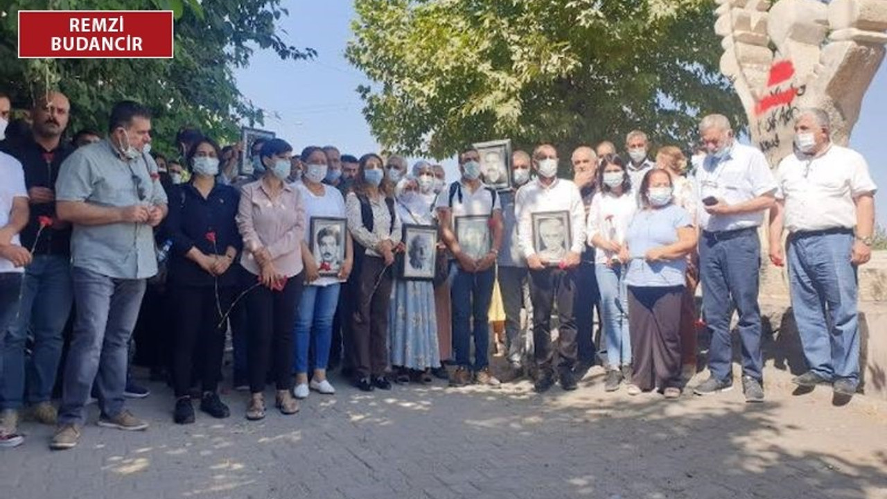 Kürt aydını, gazeteci yazar Musa Anter Diyarbakır'da öldürüldüğü yerde anıldı