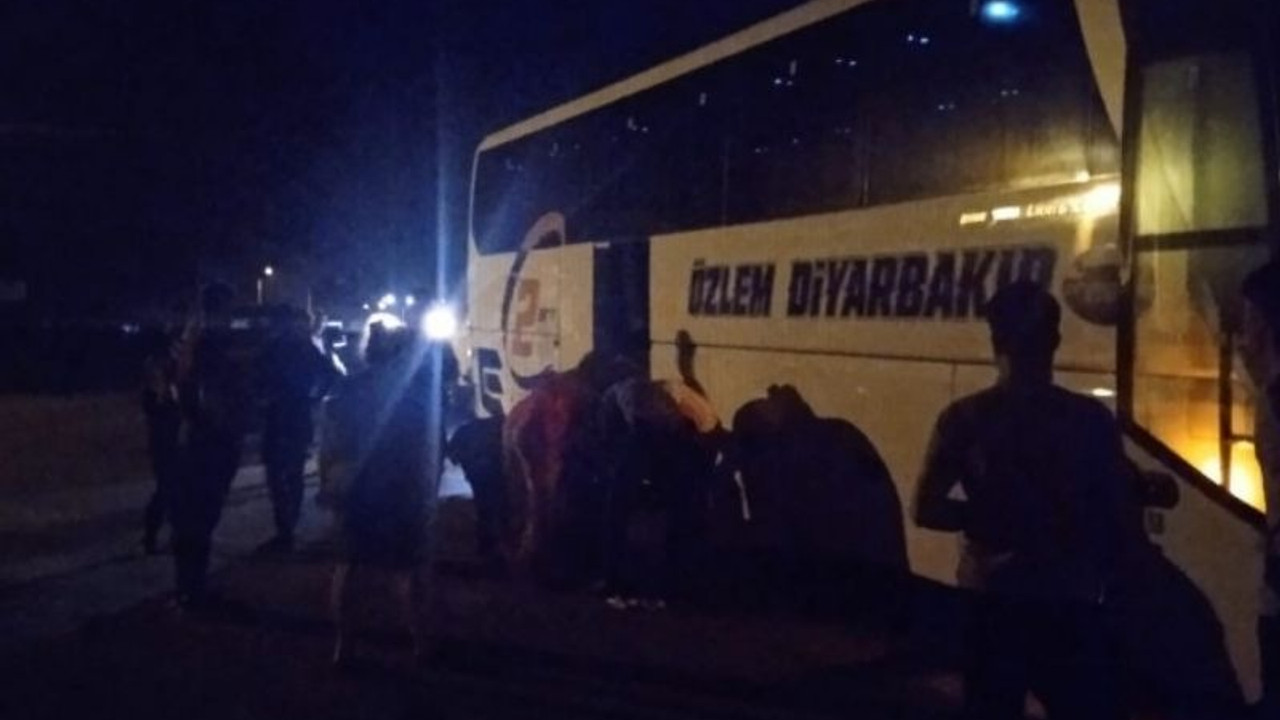 Diyarbakır'a giden yolcu otobüsüne saldırı: 2 yaralı