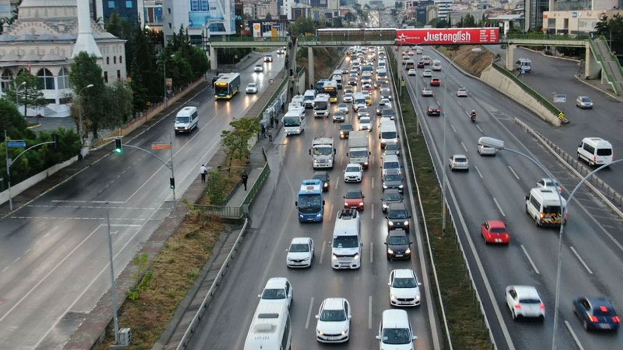 İstanbul’da trafik yağış nedeniyle yüzde 71’e yükseldi