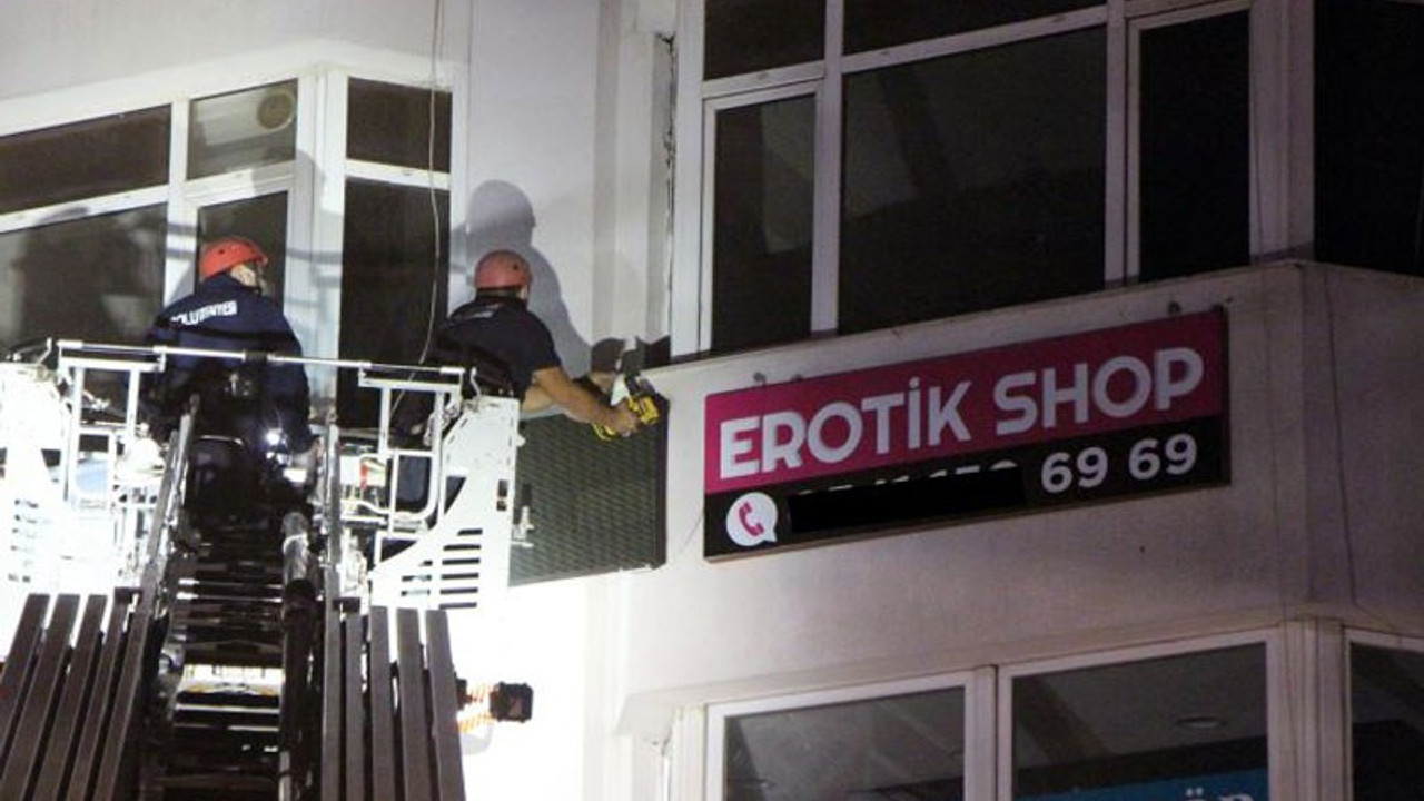 Bolu'da öğlen açılan 'erotik shop' akşam mühürlendi