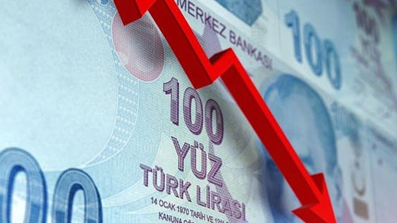 Dolar yeni haftaya 8.89'dan başlayarak tüm zamanların zirvesini gördü