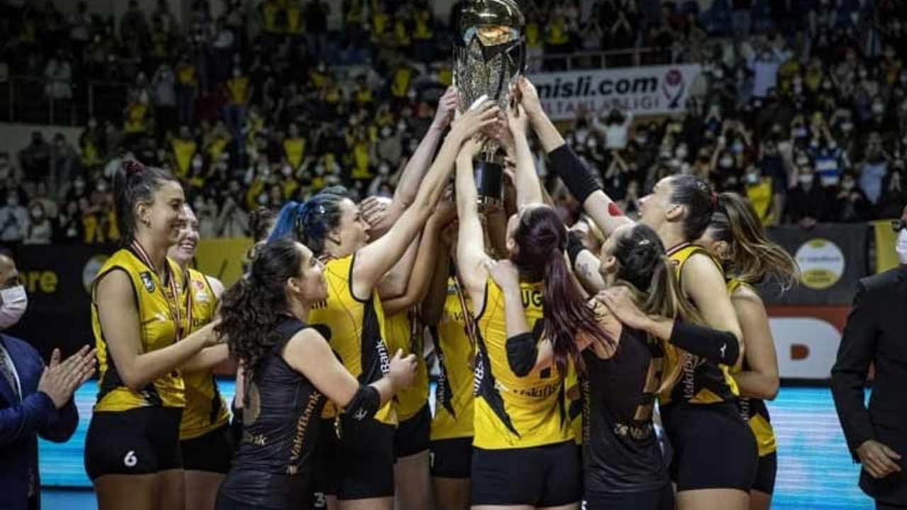 VakıfBank, Spor Toto Şampiyonlar Kupası’nı aldı