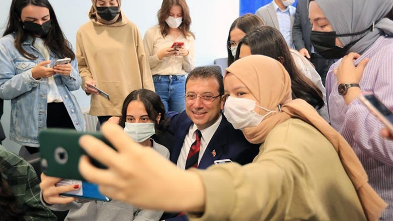 İmamoğlu'dan Rizeli öğrenciye: Şu siyaseti de bilim yaptınız ya helal olsun