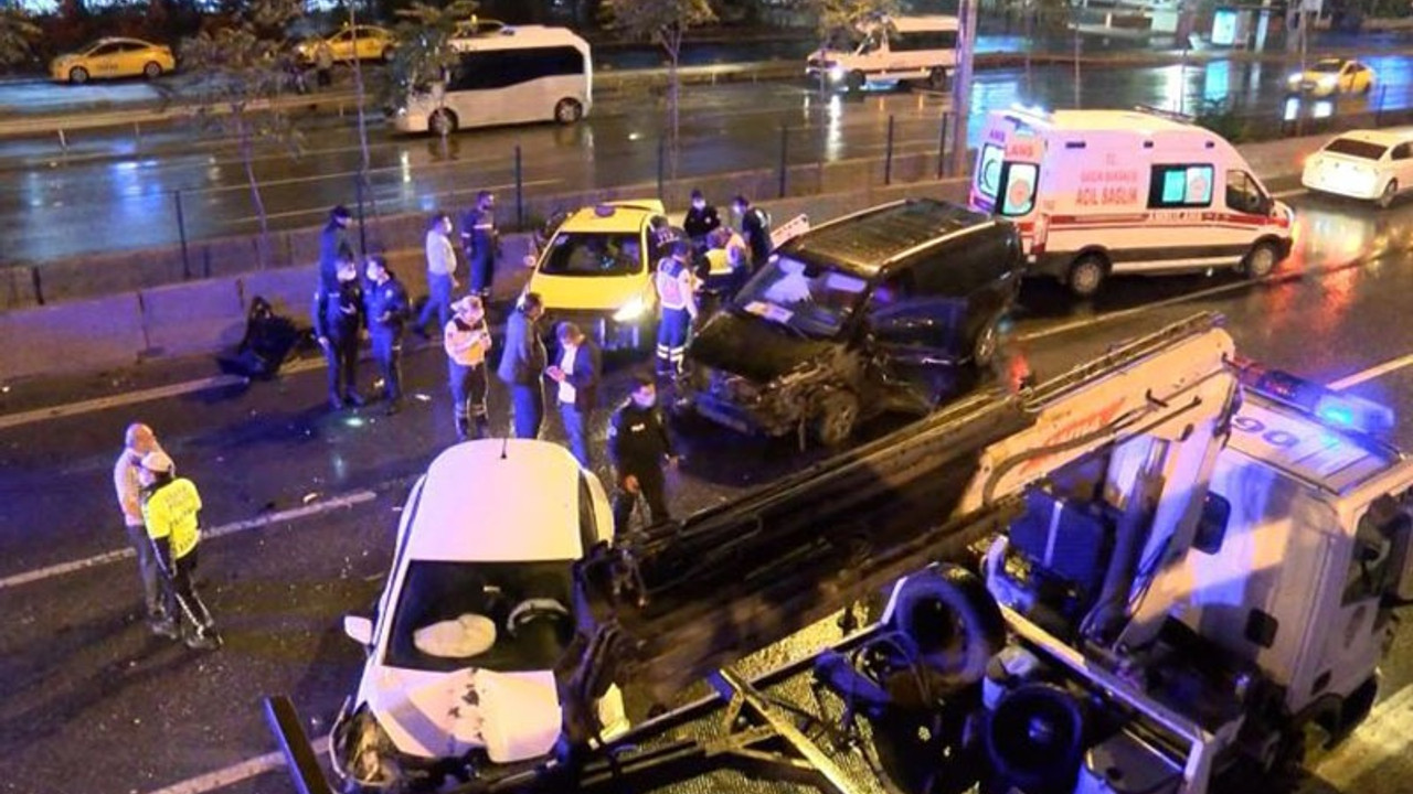 Kadıköy'de zincirleme kaza