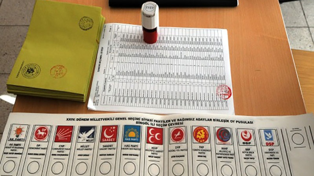 AKP'de oy verme sisteminin değişmesi tartışılıyor: Zarfsız oy kullanmayı önermeyi düşünüyoruz