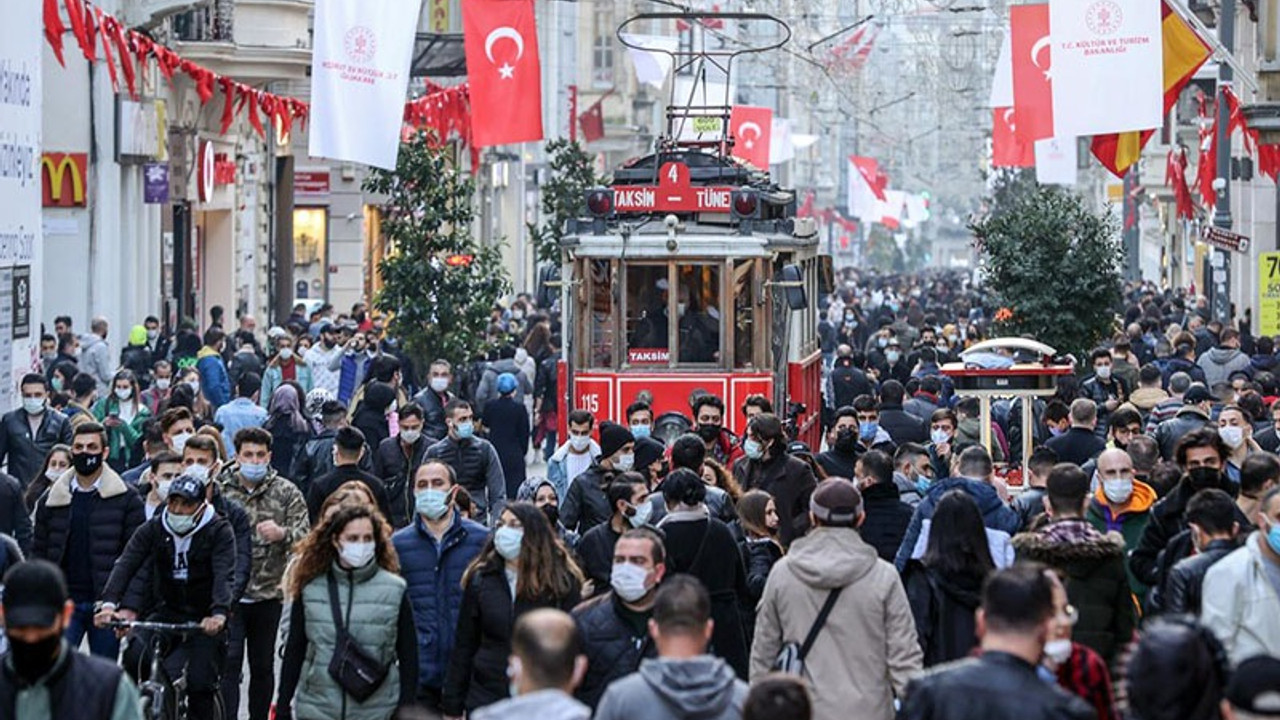 Bilim Kurulu üyesi Yavuz: Önlemleri erken bıraktık, aşılama yetersiz, ölüm sayıları düşmüyor