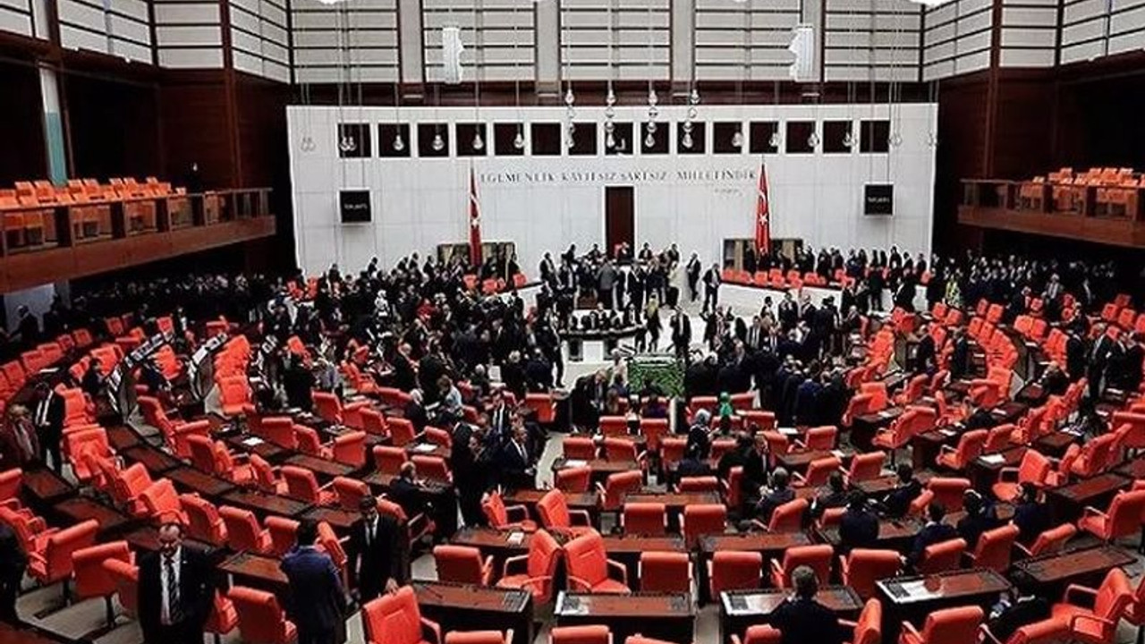 Meclis'te kamuda kadrolaşmaya tepki: Elinizden gelse ilkokul sınıf başkanlığında bile torpil yapacaksınız