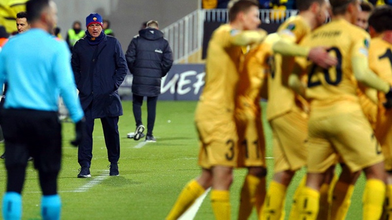 Ali Palabıyık'ın yönettiği maçta Mourinho'ya şok