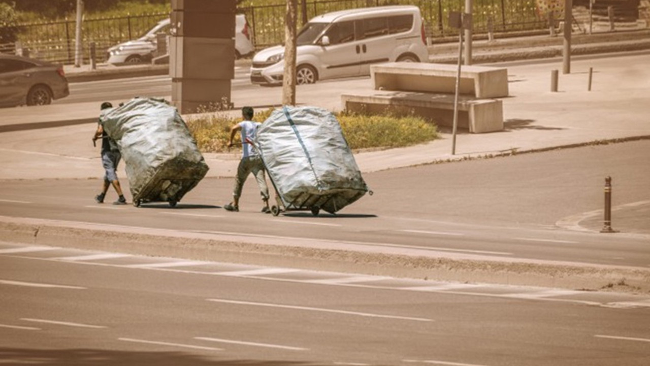 Ankara'da atık kağıt işçilerine gözaltı