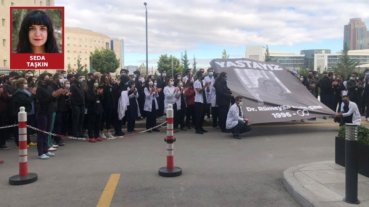 Sağlık çalışanları ölen arkadaşları için eylemde: Tükenmiş bir hekimin hastası olmak ister misiniz?