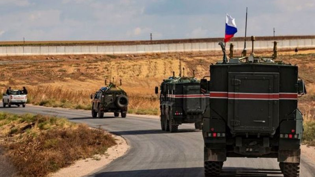 Suriye’de Rus askeri konvoyun geçtiği yolda patlama