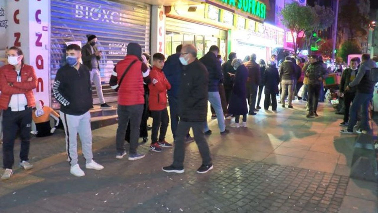 İlaç stoğundaki sıkıntı eczane önünde kuyruk oluşturdu