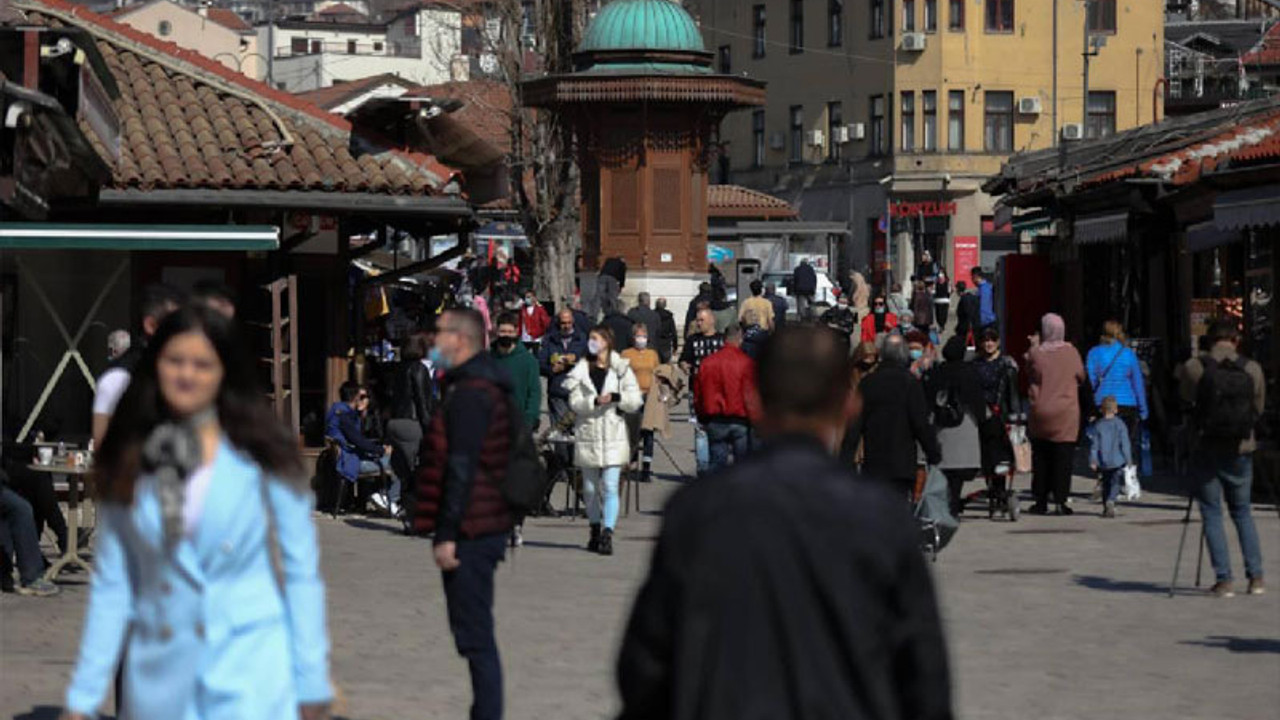 Bosna Hersek Yüksek Temsilcisi uyardı: İç savaş an meselesi