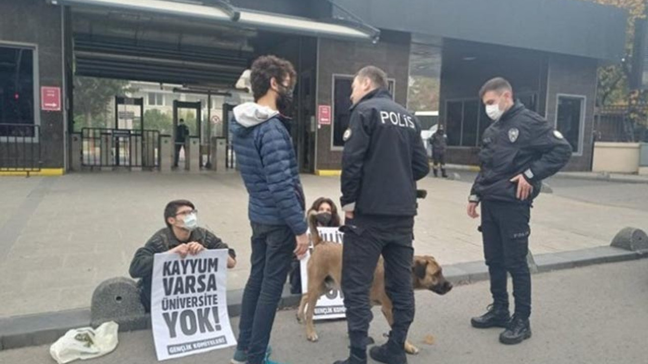 İstanbul'da YÖK'ü protesto eden öğrencilere gözaltı