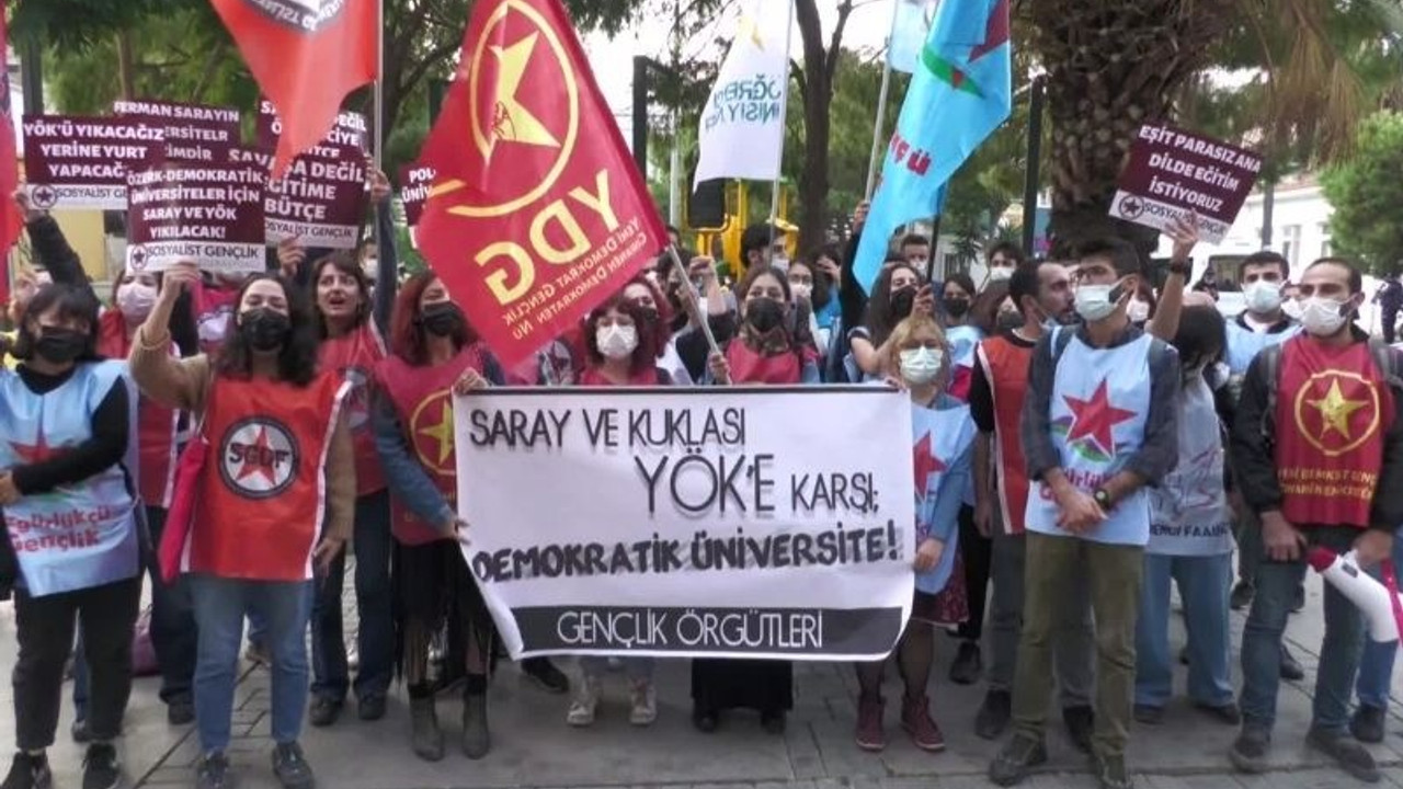 İzmir'de öğrenci protestosu: Saray kuklası YÖK'ü tanımıyoruz