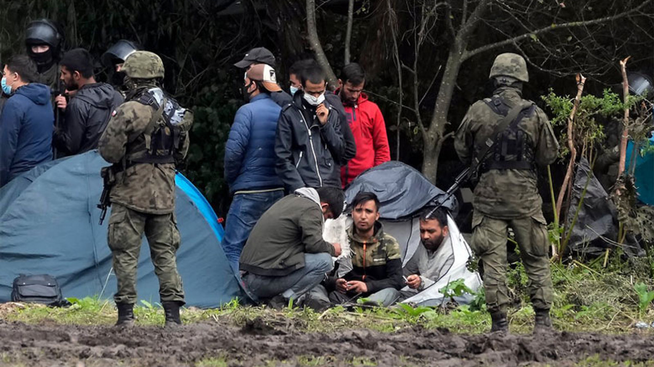 Polonya'dan göçmenlere uyarı: Belarus'un verdiği hapları alma, zehirlenmiş olabilirsin!