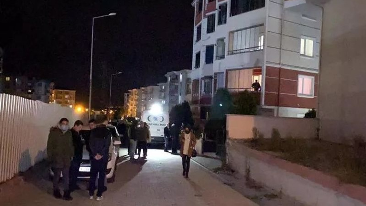 Bunalımda olan genç, anne ve babasını öldürdükten sonra kendi yaşamına son verdi