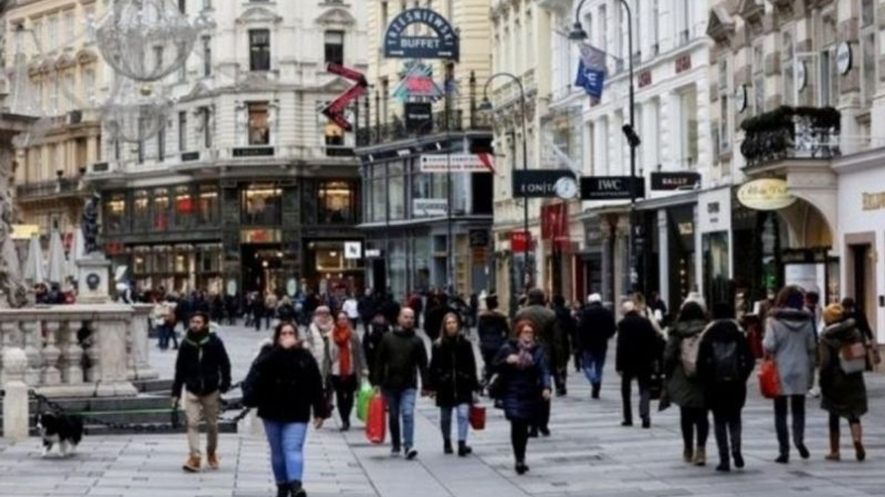 Avusturya'da aşısızlara ülke genelinde sokağa çıkma yasağı