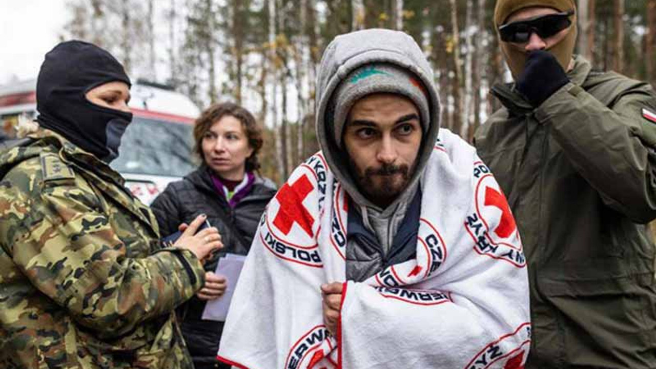 Belarus, Polonya sınırındaki bin göçmen geçici barınaklara yerleştirdi