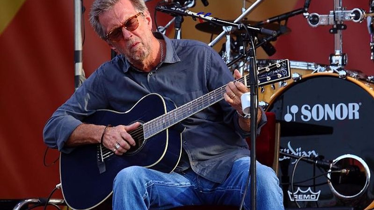 Eric Clapton’ın gitarı açık artırmada 625 bin dolara satıldı