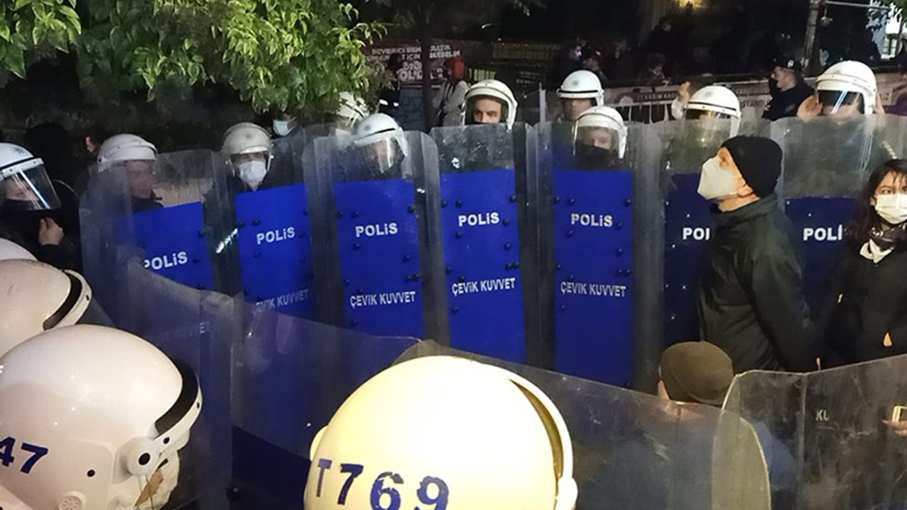 ‘Bu iktidara, bu düzene mecbur değiliz’ eylemine polis engeli