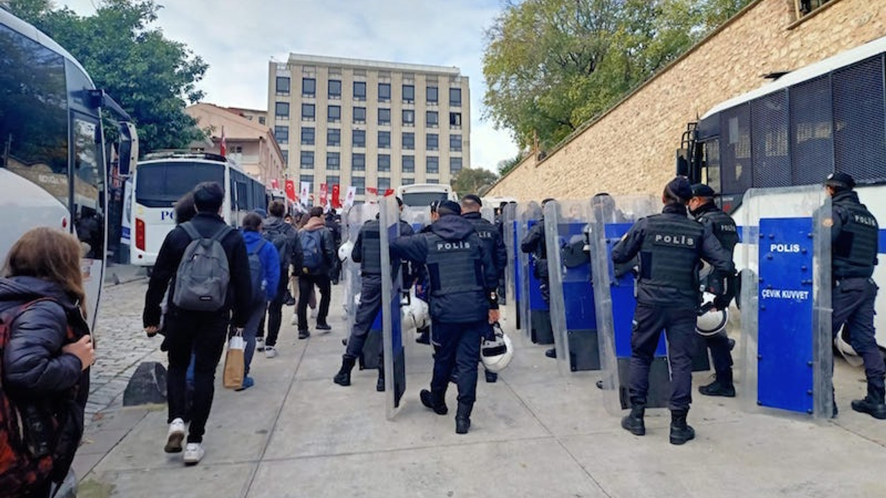 İstiklal Caddesi'nde 25 Kasım ablukası