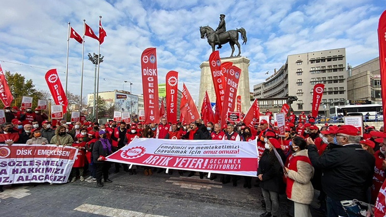 DİSK’ten TL eylemi: Türk lirası değer kaybettikçe, biz kaybediyoruz, emeğimiz ucuzluyor