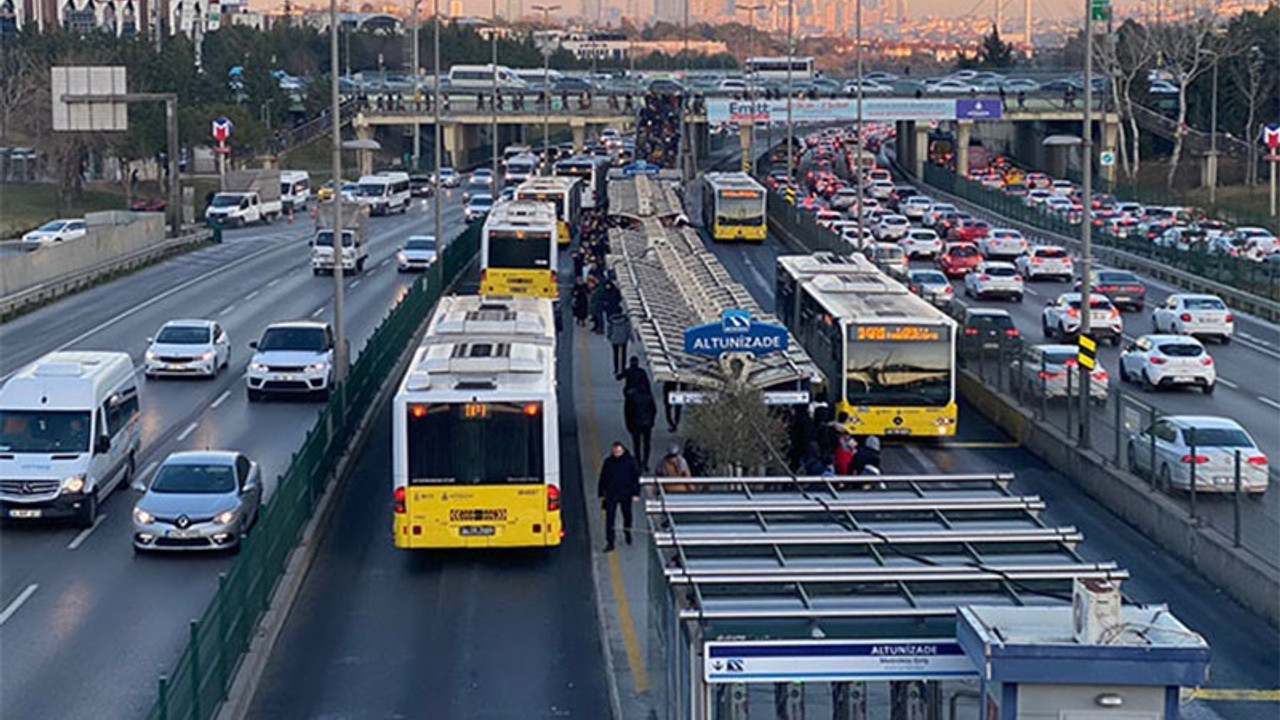 İstanbul'da ulaşıma zam teklifi ertelendi