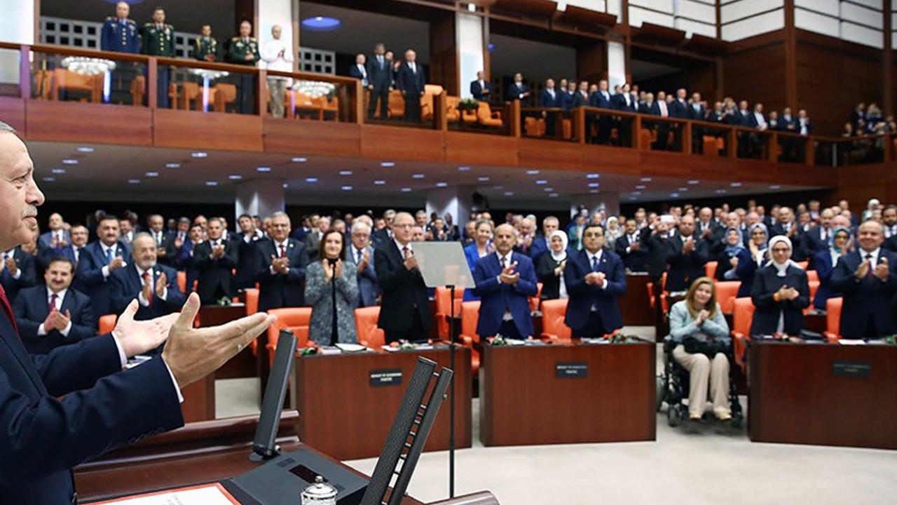 'AKP'de metal yorgunluğu görünümlü FETÖ operasyonu'