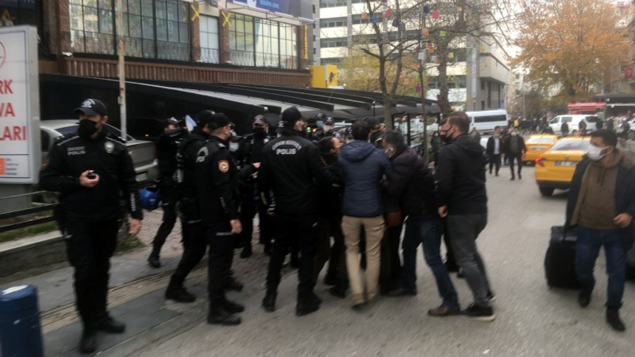 Ankara’da ‘Geçinemiyoruz’ eylemine polis saldırısı