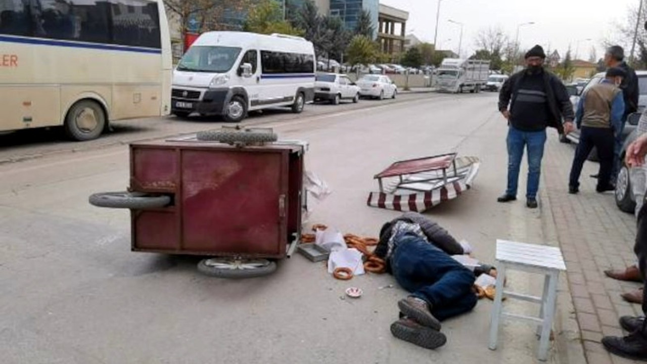 Fırtınada devrilen simit arabasının altında kalan simitçi yoğun bakımda