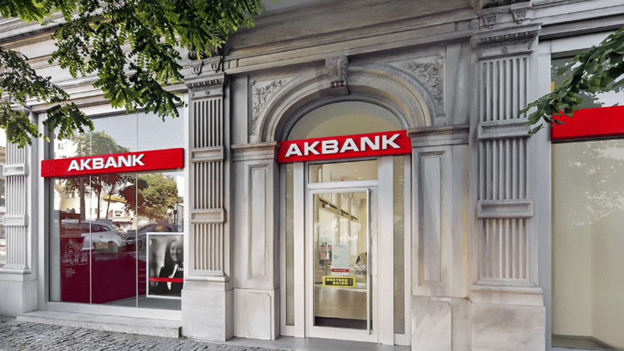 Akbank yüzlerce çalışanını sendikadan istifa ettirdi