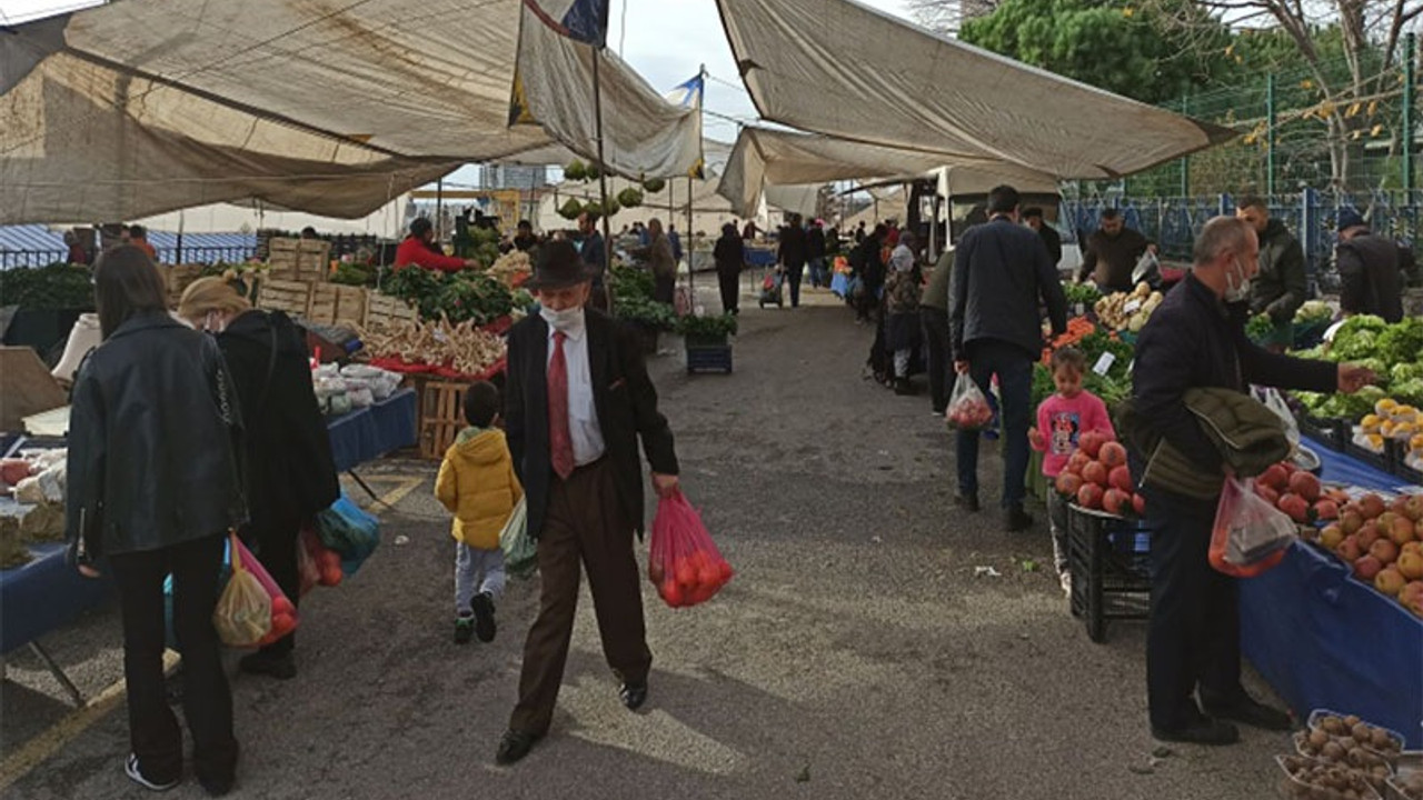 Pazar fiyatları yükseldi, yurttaş taneyle alışveriş yapıyor