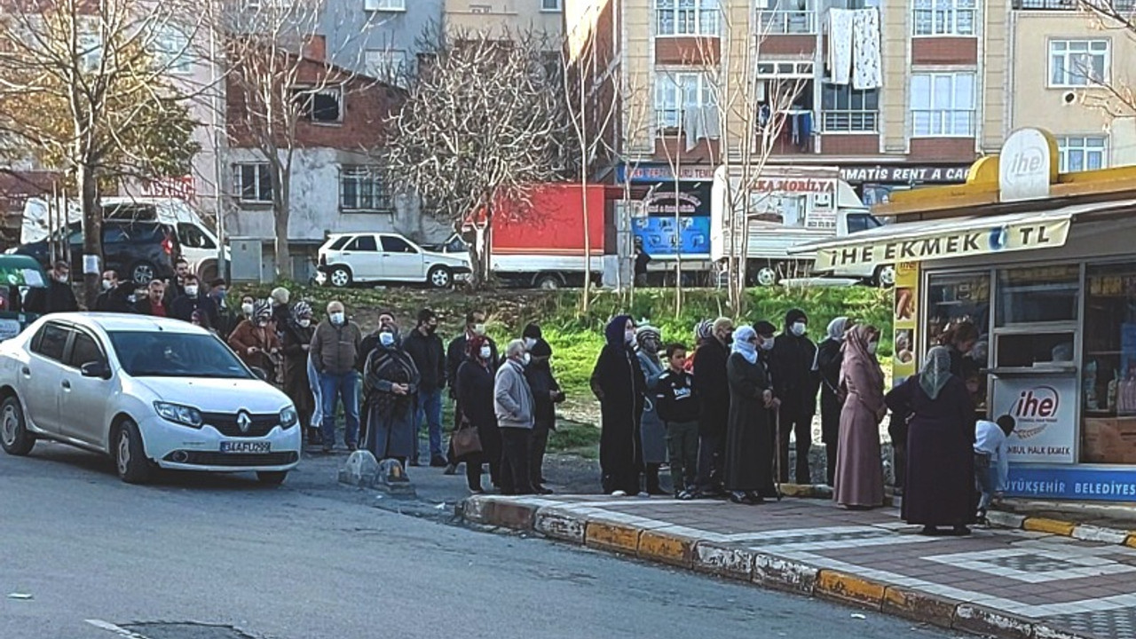 Ucuz ekmek kuyruğu, NYT'nin de gündeminde