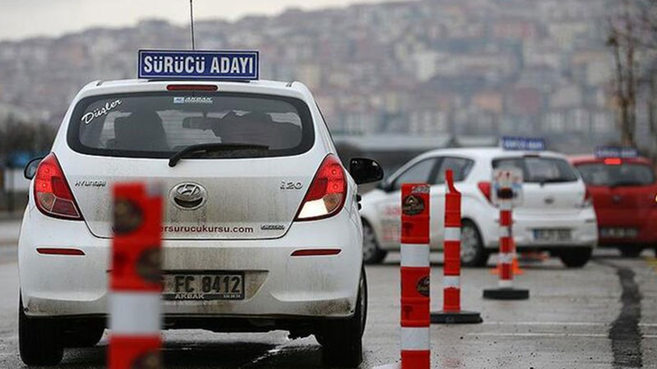 Ehliyet alacaklar dikkat: Eğitim değişiyor, sınavlar zorlaşıyor