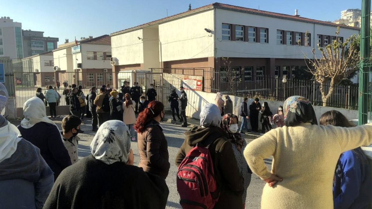 İzmir'de ortaokul öğrencilerini taciz eden kantinci tutuklandı