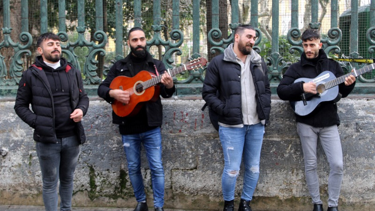 Sokak müzisyenleri: İstiklal Caddesi'nde Kürtçe müzik susturulmak isteniyor