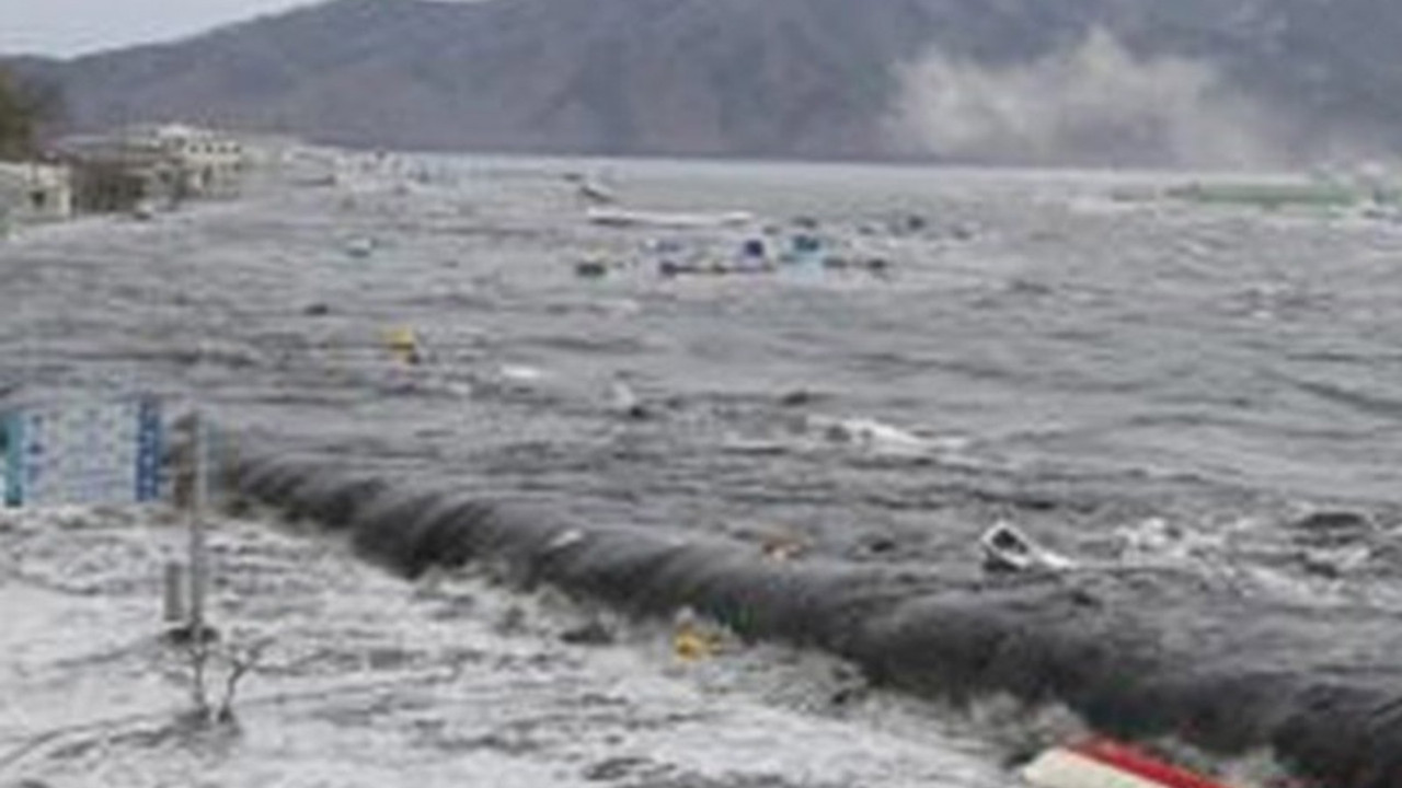 Japonya’da tsunami paniği