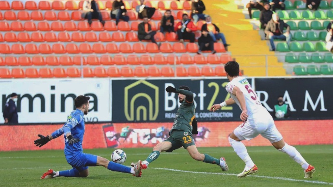 Alanyaspor'dan rakibine kendi evinde de yarım düzine gol