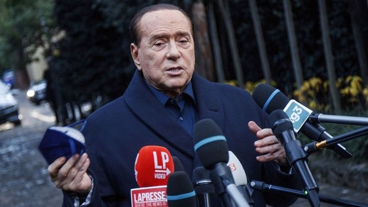 Berlusconi, cumhurbaşkanlığı adaylığını geri çekti