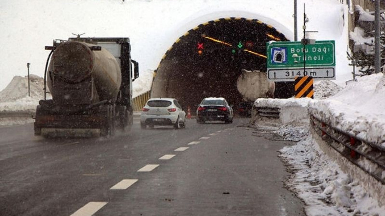 Bolu Dağı'nın İstanbul istikameti kar temizliği için trafiğe kapatılacak