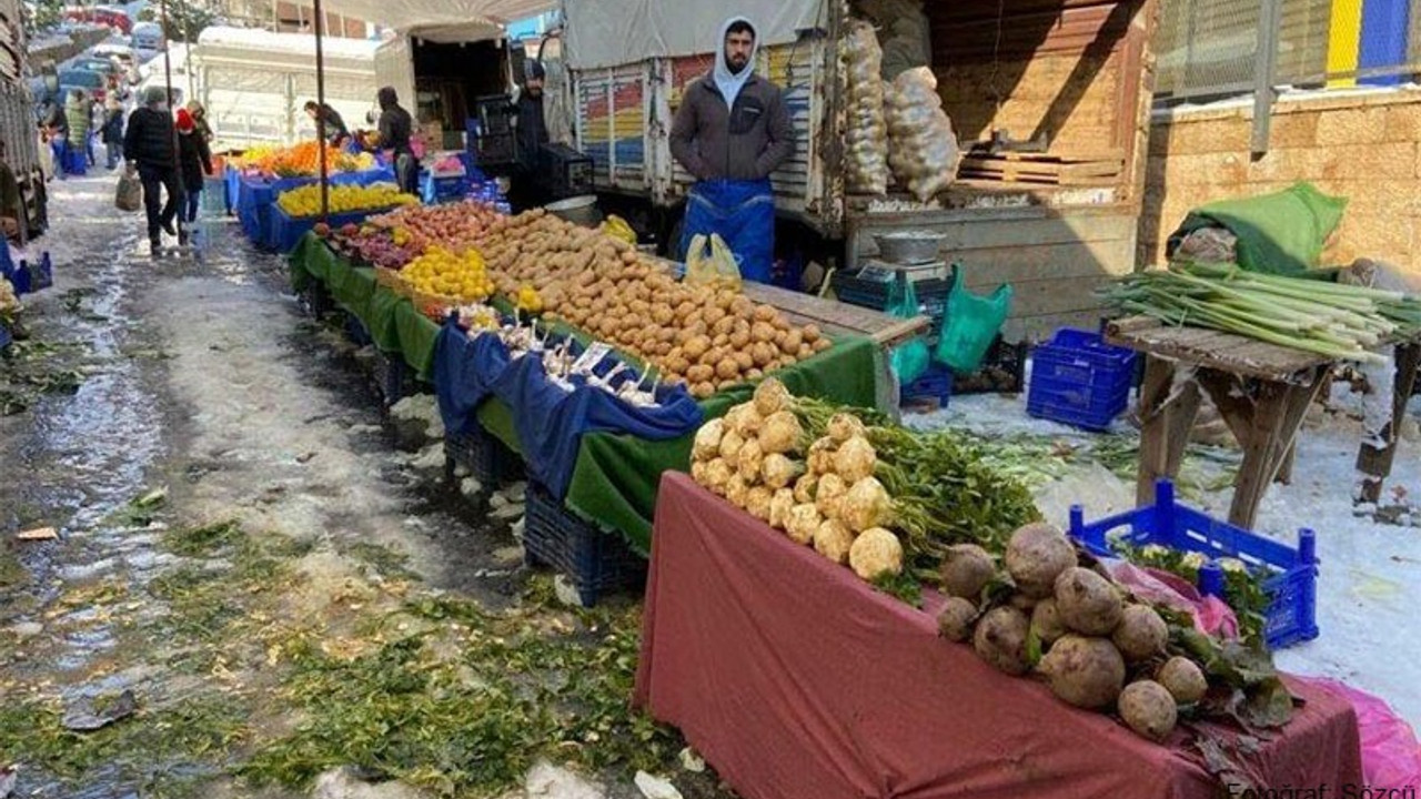 Pazardaki yurttaş tepkili: Bizi bitirdiler sıfıra vurduk