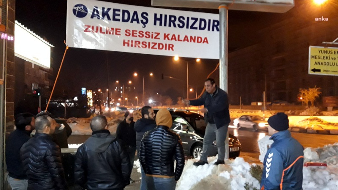 Elektrik zammını protesto eden esnaf gözaltına alındı