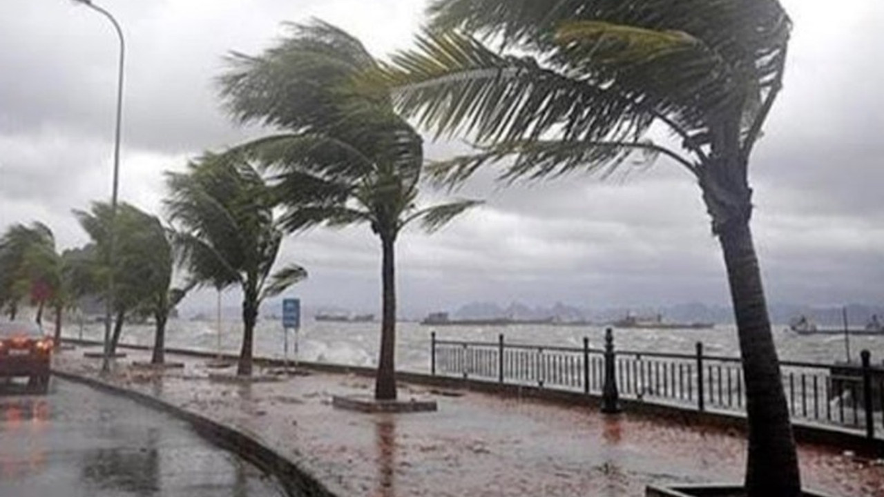 İzmir için fırtına ve yağmur uyarısı