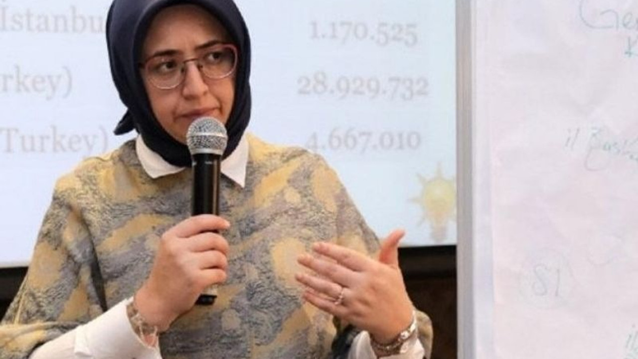 İBB, bütçesinden AKP Kadın Kolları Başkanı'na aktarılan parayı geri istiyor