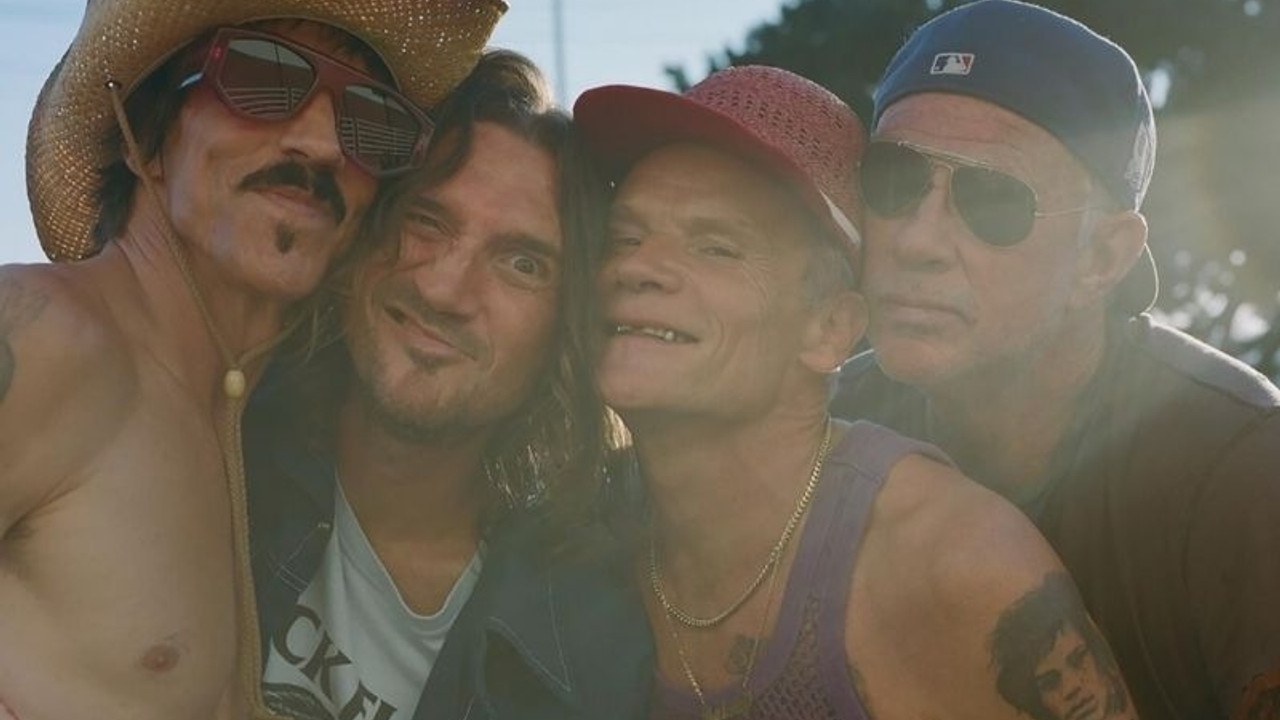 Red Hot Chili Peppers'ın yeni şarkısı Black Summer yayında
