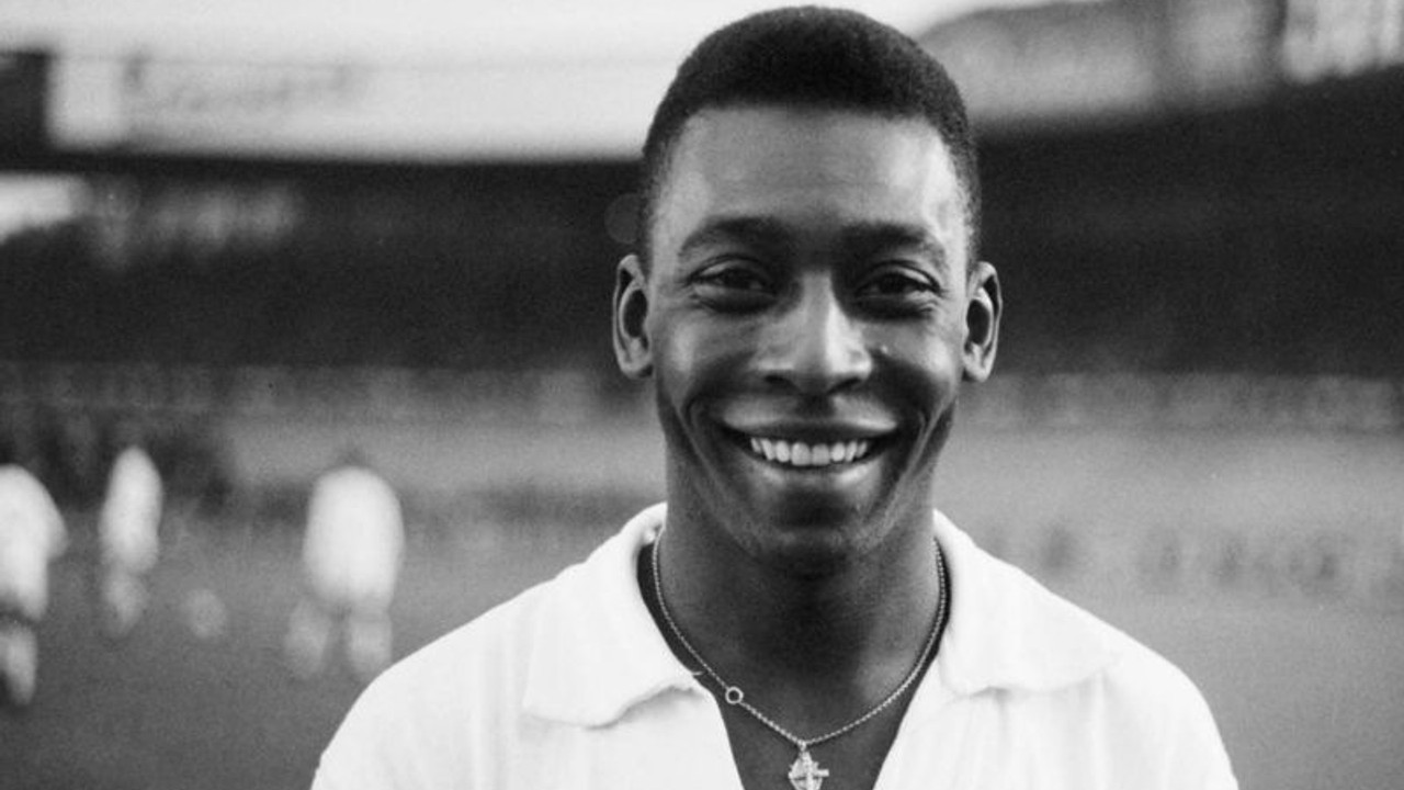 Pele'nin ilk futbolcu kartı rekor bedelle satıldı