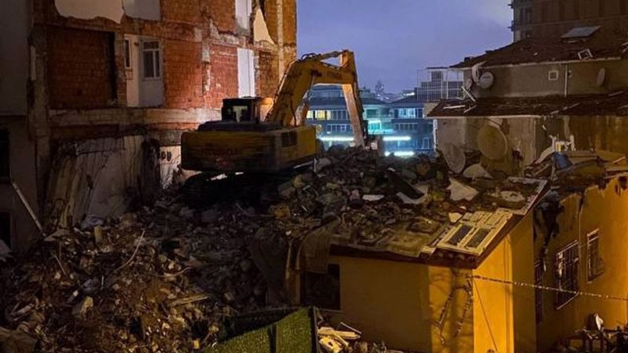 Üsküdar'da patlamanın yaşandığı binada yıkım çalışması tamamlandı