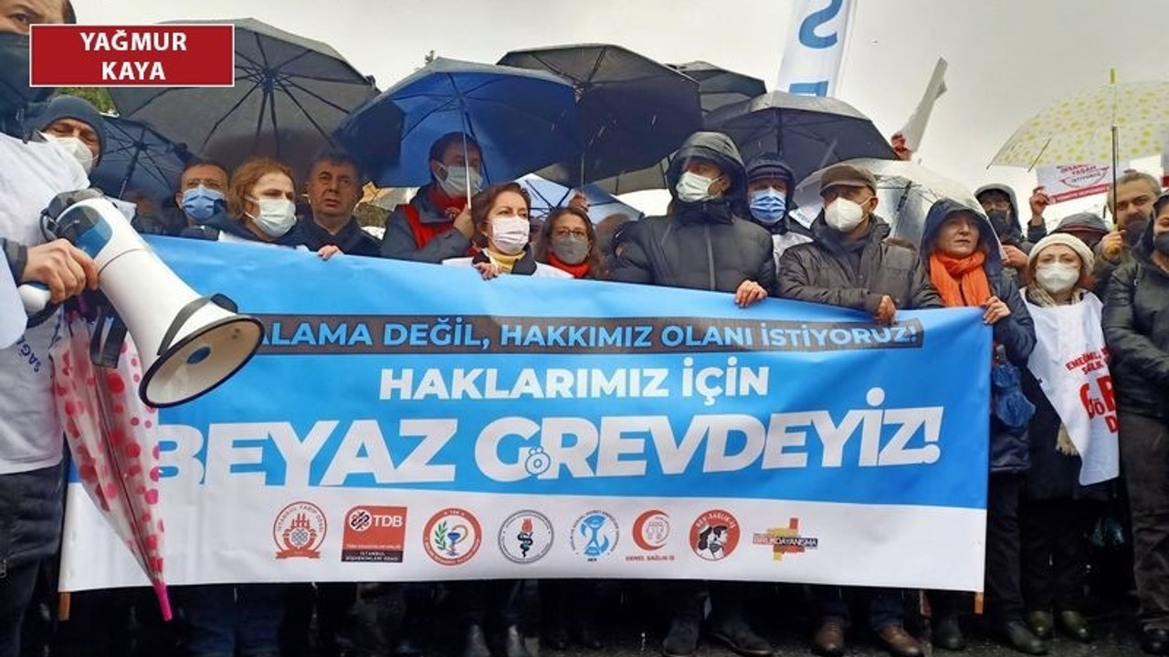 Sağlık çalışanları ülke genelinde 'beyaz grevde': Oyalama değil, hakkımızı istiyoruz